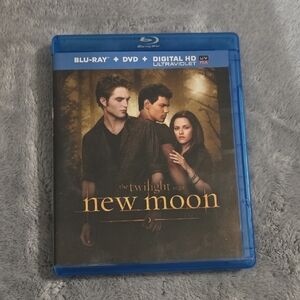 The Twilight Saga: New Moon Blu-ray 1-DVD Disc 1-Blu-ray Disc